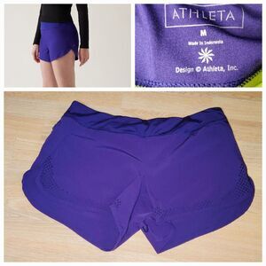 Athleta run with it  Purple Size Medium 32x 3.5in short Cut Out Geometric Hike